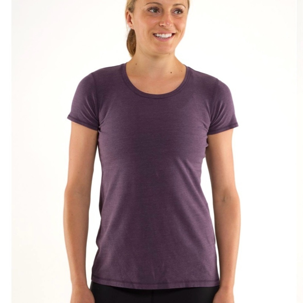 Lululemon Lively Crewneck Tee
*Vitasea,
Heathered Black Swan